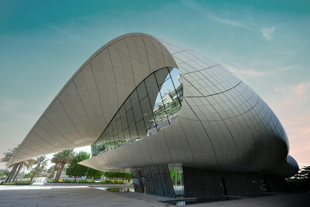 Navigating Employment Prospects in the UAE: Insights from Etihad Airways to Dubai Duty Free - Melhores oportunidade de emprego nos Emirados Árabes Unidos