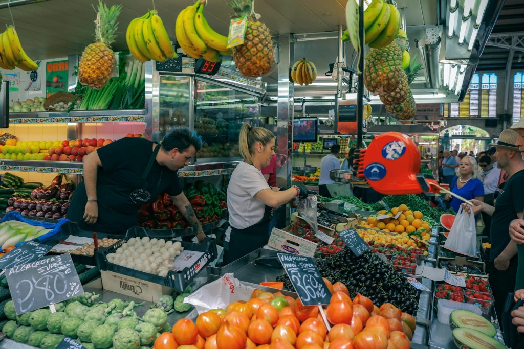 Navigating the Job Market in Spain: A Deep Dive into Opportunities with Inditex, Telefónica, and More - Melhores oportunidade de emprego na Espanha