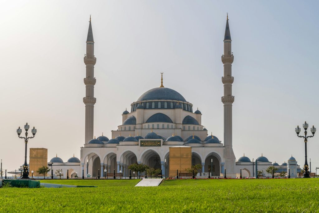 Navigating the Loan Landscape: Top Picks from Emirates NBD to Sharjah Islamic Bank for Every Borrowers Needs - Melhores opções de empréstimo nos emirados arabes